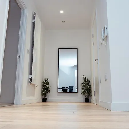 Luxury 1-Bedroom Escape London Exterior photo